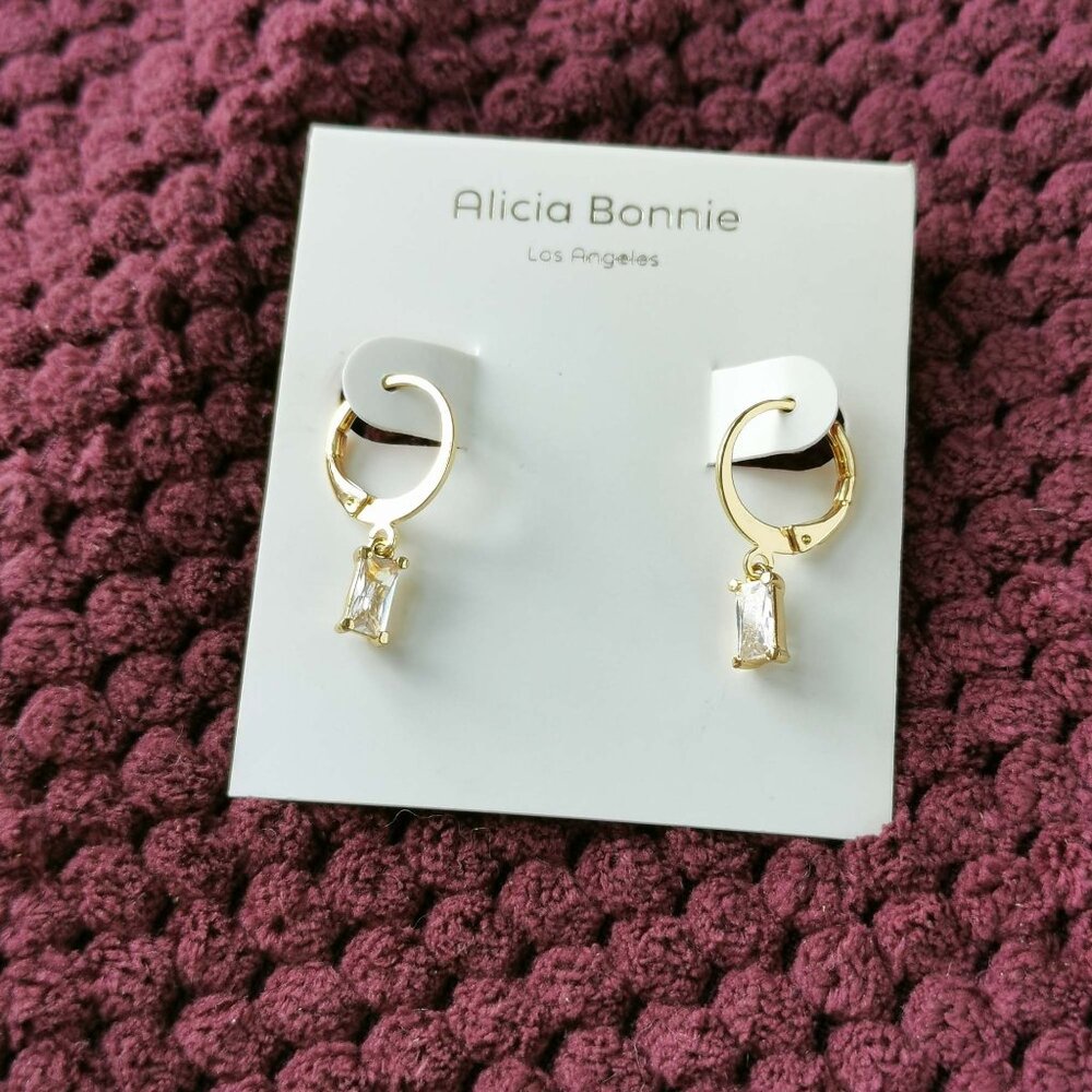Alicia Bonnie Gold White Crystal Twinkling Treasure earrings NEW